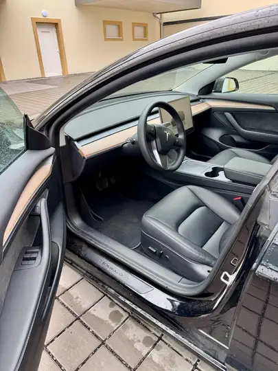 
								Tesla Model 3 – Standard Range Plus RWD plein									